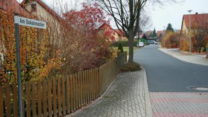 Bild: wro
Die Bauvoranfrage einer Familie, die Am Dukatenacker ein Wohnhaus errichten möchte, befindet sich derzeit noch in der Warteschleife.