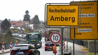 Bild: Petra Hartl
Die Erzbergbrücke ist ab Freitagnachmittag erstmal wieder für den Verkehr frei.