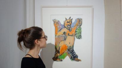 Bild: Susanne Wolke
Markus Lüpertz hat die Oper „Una cosa rara“ für Regensburg mit Bühnenbildern ausgestattet. Die Skizzen hierfür gibt es derzeit in der Galerie „Art Affair“.