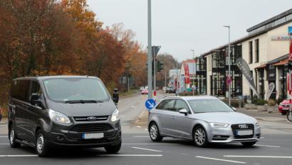 Bild: Wolfgang Steinbacher
Man hatte es den Ambergern fast nicht zugetraut. Doch tatsächlich klappt das zweispurige Abbiegen von der Bayreuther Straße in den Pfalzgrafenring inzwischen sehr gut.