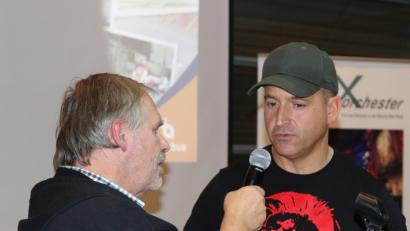 Bild: mfh
Der Rosenberger Gespannspezialist Martin Franitza (links) im Interview mit dem siebenfachen Gespannweltmeister Tim Reeves.