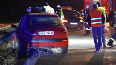 Bild: wpt
Auch der Fahrer dieses roten Peugeot wurde in den Auffahrunfall auf der A93 verwickelt.