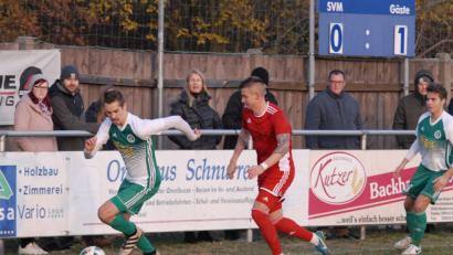 Bild: Rudi Gebert
Am vergangenen Samstag verlor der SV Mitterteich das Heimspiel gegen den TSV Kornburg mit 0:1 (Szene mit Marco Kießling, links, und David Dobras, rechts). Am Samstag treten die auswärtsstarken Stiftländer bei der SG Quelle Fürth an.