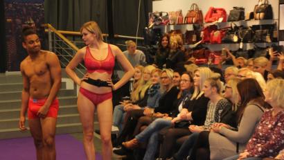 Bild: kro
Dessous galant präsentiert.