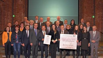 Bild: Foto Baumgart/StMELF
Gemeinsam mehr erreichen - 16 Kommunen arbeiten für neue Ideen und anstehende Herausforderungen zusammen – Integrierte Ländliche Entwicklung Steinwald-Allianz mit den Kommunen Brand, Ebnath, Erbendorf, Falkenberg, Friedenfels, Fuchsmühl, Immenreuth, Kastl, Kemnath, Krummennaab, Kulmain, Neusorg, Pullenreuth, Reuth b. Erbendorf, Waldershof und Wiesau, alle Landkreis Tirschenreuth / Staatspreis 2018 Land- und Dorfentwicklung: Staatspreis / Kategorie "Umfassende Leistungen zur Stärkung des ländlichen Raums"