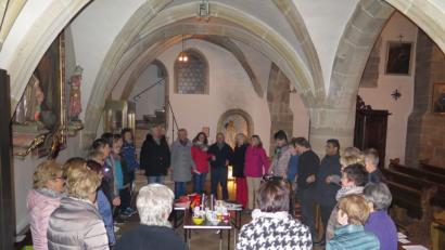 Bild: jzk
„Geh unter der Gnade, geh mit Gottes Segen“ singen alle am Ende des ökumenischen Abendgebets.