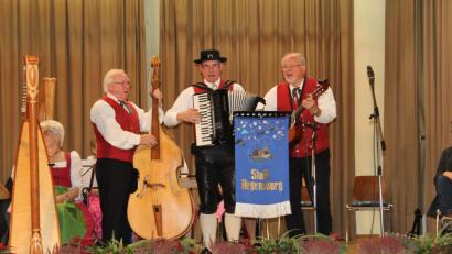 Bild: ral
Aus Regensburg kamen echte Wirtshausmusikanten, die nicht nur mit Gesang überzeugten sondern auch durch ihren Witz.