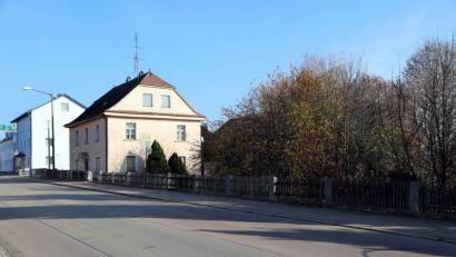 Bild: Gerhard Götz
An der Fronberger Straße 44, gegenüber des Künstlerhauses, soll ein "Haus für Kinder" mit je zwei Kindergarten- und Krippengruppen entstehen.