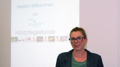 Bild: Klinikum/Rebl
Ivonne Rogenhofer gab den Kursteilnehmern wertvolle Tipps in Sachen „Hautpflege während der Krebstherapie.