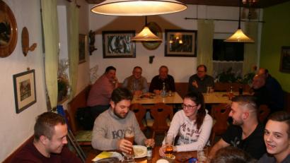 Bild: wro
Beim CSU-Stammtisch darf jeder seine Meinung sagen. Interesse an den Themen zeigt auch die Jugend.