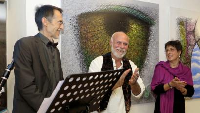 Bild: Hirsch
Arpad Racz (Mitte) stellt aktuell in der Galerie "M17" aus.