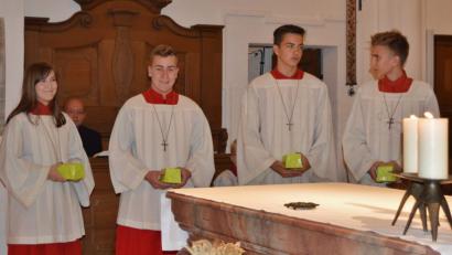Bild: rha
Nach acht Jahren beendeten (von links) Maria Kederer, Luca Geier, Leo Vogl und Jonas Rauscher ihren Dienst am Altar.
