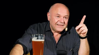 Bild: do
Der Bayerwald-Humorist Toni Lauerer begeistert das Publikum mit seinen Beobachtungen und Erlebnissen aus dem ganz normalen Alltag.