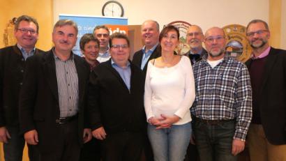 Bild: Hirsch
Der neue ÖDP-Bezirksvorstand (von links): Martin Prey, Alfred Damm, Ursula Schindler, Ludwig Herteis, Christian Wallmeyer, Klaus Mrasek, Angela Mayer, Jockl Graf, Josef Angerer und Karlheinz Binner.