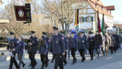 Bild: fsb
Marsch zum Kriegerdenkmal in Etzenricht.