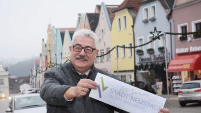 Bild: Gabi Schönberger
Das Jubiläumsjahr neigt sich dem Ende entgegen. Bürgermeister Rupert Troppmann zieht eine positive bilanz.
