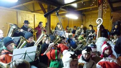 Bild: exb
Wie jedes Jahr eröffnet die Musikschule den Reigen der Advents- und Christkindlmärkte in Neustadt.