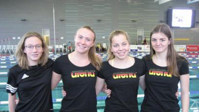 Bild: rbg
Die A-Jugend der SG Nordoberpfalz mit den vier TSC- Schwimmerinnen Annika Brech (von links), Viktoria Bogner, Lena Rath und Kathrin Bachmeier qualifizierte sich für das Landesfinale.