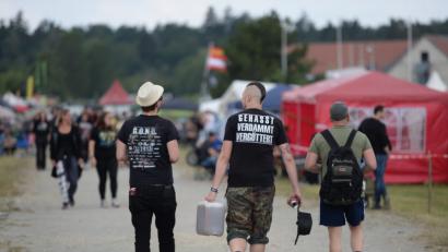 Bild: Andreas Brückmann
Sobald die Zeltplätze für das G.O.N.D-Festival geöffnet werden, reisen die Besucher an. Am ersten Tag kam es zu einer gefährlichen Körperverletzung, die jetzt vor Gericht verhandelt wurde.