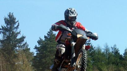 Bild: lst
Hoch, höher, am höchsten – so sieht Motocross-Fahren bei den Profis aus.