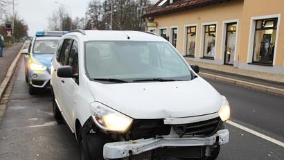 Bild: jma
Die drei Insassen lassen ihr Auto mitten auf der Straße stehen und flüchten mit dem Zug.