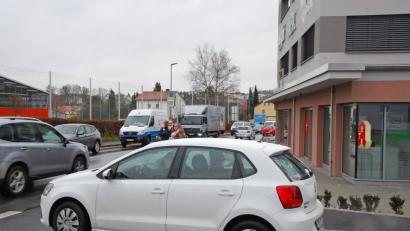 Bild: Andreas Royer
Die Umleitungsstrecken sorgen zurzeit auch in der Hofgartenstraße für erhöhtes Verkehrsaufkommen.