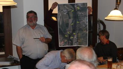 Bild: ral
Armin Schärtl skizzierte die geplanten Routen der Zillenfahrten.