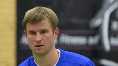 Bild: A. Schwarzmeier
Hiobsbotschaft für den HC Weiden: Spielertrainer Michael Werner hat sich schwer am Oberschenkel verletzt und muss operiert werden.