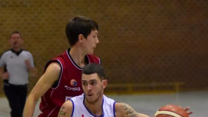 Bild: A. Schwarzmeier
Auf die Fähigkeiten von Ronald Aaron Scott (rechts) zählt Hamm-Trainer Roman Lang auch in Schweinfurt.