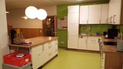 Bild: e
Der Kindergarten St. Vitus hat im Zuge der Sanierung eine neue Küche mit Essbereich erhalten. Diese Anschaffung muss die Stadt Schnaittenbach allein finanzieren.