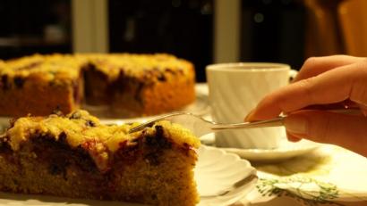 Bild: Sabrina Bauer
Geburtstagskuchen vor dem Geburtstag essen? Manche sagen dazu Anarchie, manche nennen es Erwachsensein.