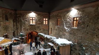 Bild: gi
Zum romantischen Weihnachtsmarkt auf Schloss Burgtreswitz werden am zweiten Adventwochenende Tausende Besucher erwartet.