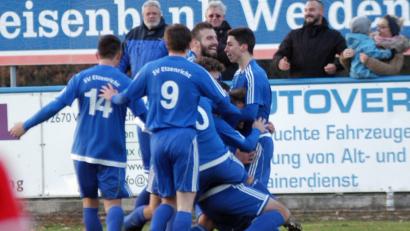 Bild: otr
Nach dem Siegtreffer in allerletzter Sekunde kannte der Jubel bei den Etzenrichter Spielern keine Grenzen. Mit frischem Selbstvertrauen geht es nun zum FC Tegernheim.