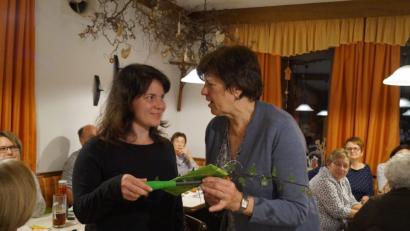 Bild: sgs
Als 200. Mitglied hieß GOV-Vorsitzende Rita Schwandner (rechts) Petra Schilling willkommen.