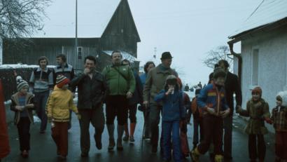 Bild: Hans Pfannenstein
Für Jung und alt waren die Wandertage in Teunz ein Anziehungspunkt. Das Foto stammt aus dem Jahr 1978. Zum Jubiläum lässt die SpVgg Teunz den Nikolauswandertag wieder aufleben.