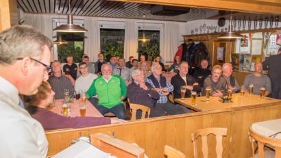 Bild: tkr
Bürgermeister Norbert Eckl nutzte die Gelegenheit um allen engagierten Bürgerinnen und Bürgern und der Verwaltung unter Leitung von Anton Brand, für die hervorragende Arbeit zum Wohle der Bürgerinnen und Bürger zu danken..