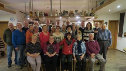 Bild: ua
Die Helfer und Organisatoren feiern den fünften Geburtstag der Nachbarschaftshilfe Ursensollen.