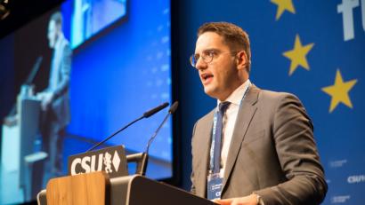 Bild: dol
Der Oberpfälzer JU-Chef Christian Doleschal spricht bei der Delegiertenversammlung der CSU zur Europawahl am Samstag in München.