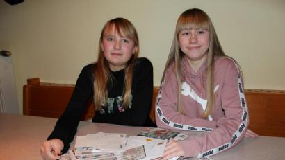 Bild: cs
Als himmlisches Duo bringen Marina Brütting (rechts) und Nathalie Becher in der vorweihnachtlichen Zeit Glanz in zahlreiche Veranstaltungen.