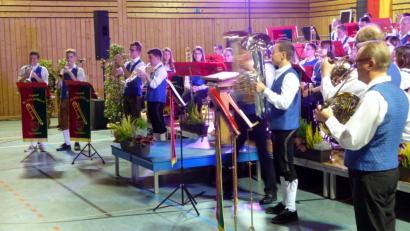 Bild: fsb
Trompeten und Hörner begrüßen die Besucher mit dem „Jägerchor“.