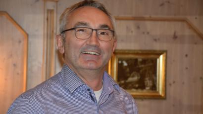 Bild: jr
Baudirektor Georg Braunreuther stellte den Kondrauern die Projekte der Dorferneuerung vor.