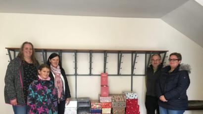Bild: exb
Ganz 21 Päckchen sammeln die Mitglieder des Jugendheimvereins für die Aktion "Weihnachten im Schuhkarton".