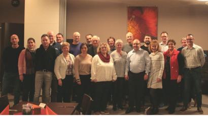 Bild: Ralph Gammanick [rg] (ralph.gammanick@oberpfalzmedien.de)
Rund 20 Absolventen des Gymnasiums Neustadt kommen 30 Jahre nach dem Abi wieder zusammen.