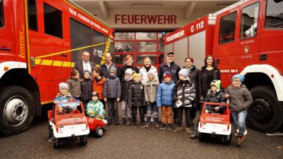 Bild: arw
Die Fire-Kids können nun mit ihren Feuerwehr-Tretautos losdüsen.