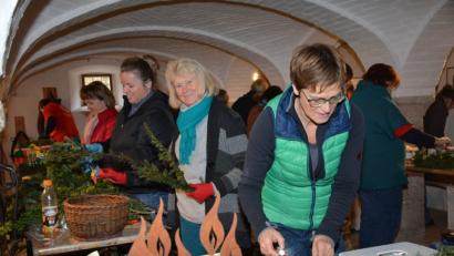Bild: Freya Stöckl
Handwerkliche Kunst des OGV Neusath kam gut bei den vielen Besuchern an.