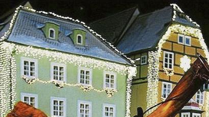 Bild: gbj
Der Nachtwächter schickt um 17 Uhr die Kinder nach Hause.