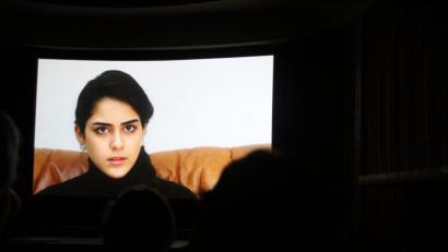 Bild: kmo
Die aus dem Irak stammende Dima erlebt auf ihrer Flucht Schreckliches. Mit Studenten der OTH Amberg-Weiden spricht sie darüber in einer Video-Dokumentation.	Bild: kmo