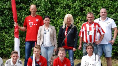 Bild: exb
Der Laura-Donhauser-Fanclub mit Mama, Papa und Co. Die Mama wird ihre Tochter nach dem Südamerika-Trip in München am Flughafen abholen.