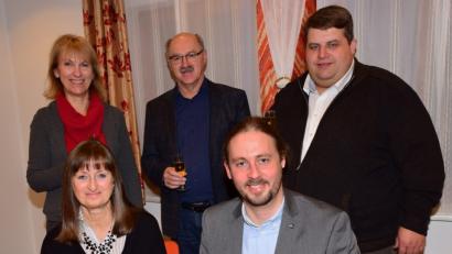 Bild: no
Bei der Präsentation der neuen Websites: (sitzend) Evi-Steiner-Böhm und Peter Böhm; (stehend, von links): Brigitte Bachmann, Siegfried Holler und Dieter Dehling.