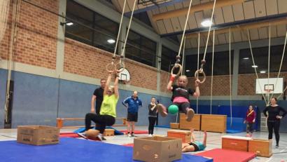 Bild: exb
An vielen Stationen können die Kinder ihre Fitness trainieren.